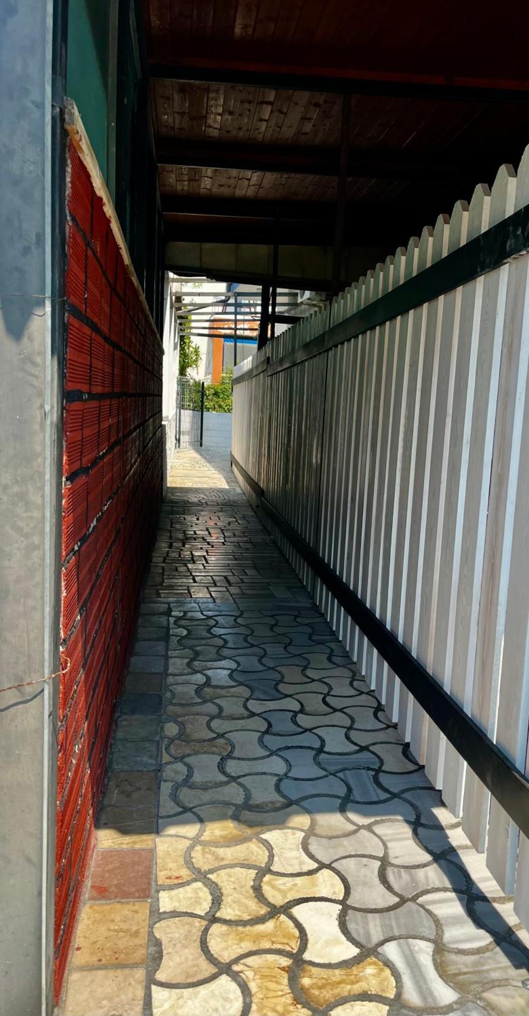 H&A Guest House Divjake Esterno foto